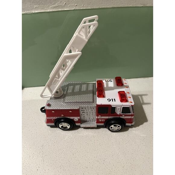 Goodbye Gear Maxx Action Fire Rescue Vehicle - With Lights and Sound - Picture 3 of 8